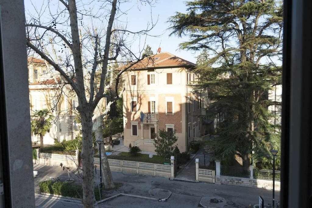 Ospitaci Appartamenti Viale Mezzetti Foligno Eksteriør bilde